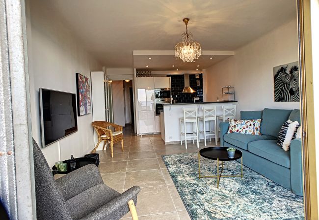 Apartment in Cannes - Front de mer, terrasse vue mer  231L/STEN Apartment in Cannes - Front de mer, terrasse vue mer  231L/STEN