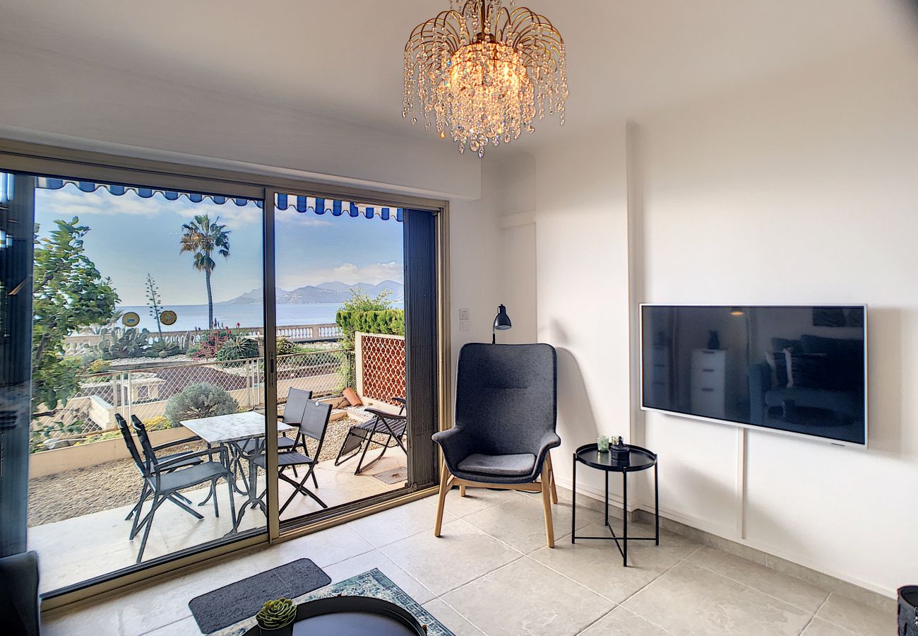 Apartment in Cannes - Front de mer, terrasse vue mer  231L/STEN