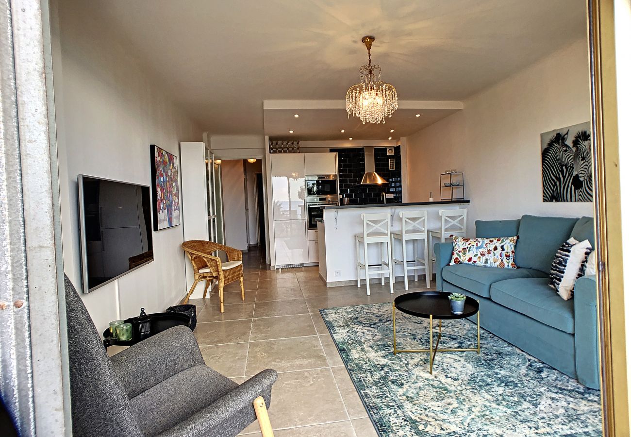 Apartment in Cannes - Front de mer, terrasse vue mer  231L/STEN Apartment in Cannes - Front de mer, terrasse vue mer  231L/STEN