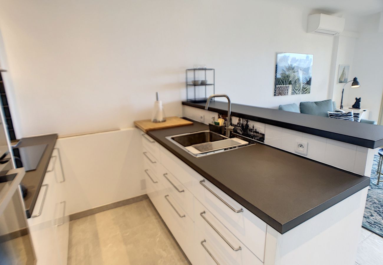 Apartment in Cannes - Front de mer, terrasse vue mer  231L/STEN Apartment in Cannes - Front de mer, terrasse vue mer  231L/STEN