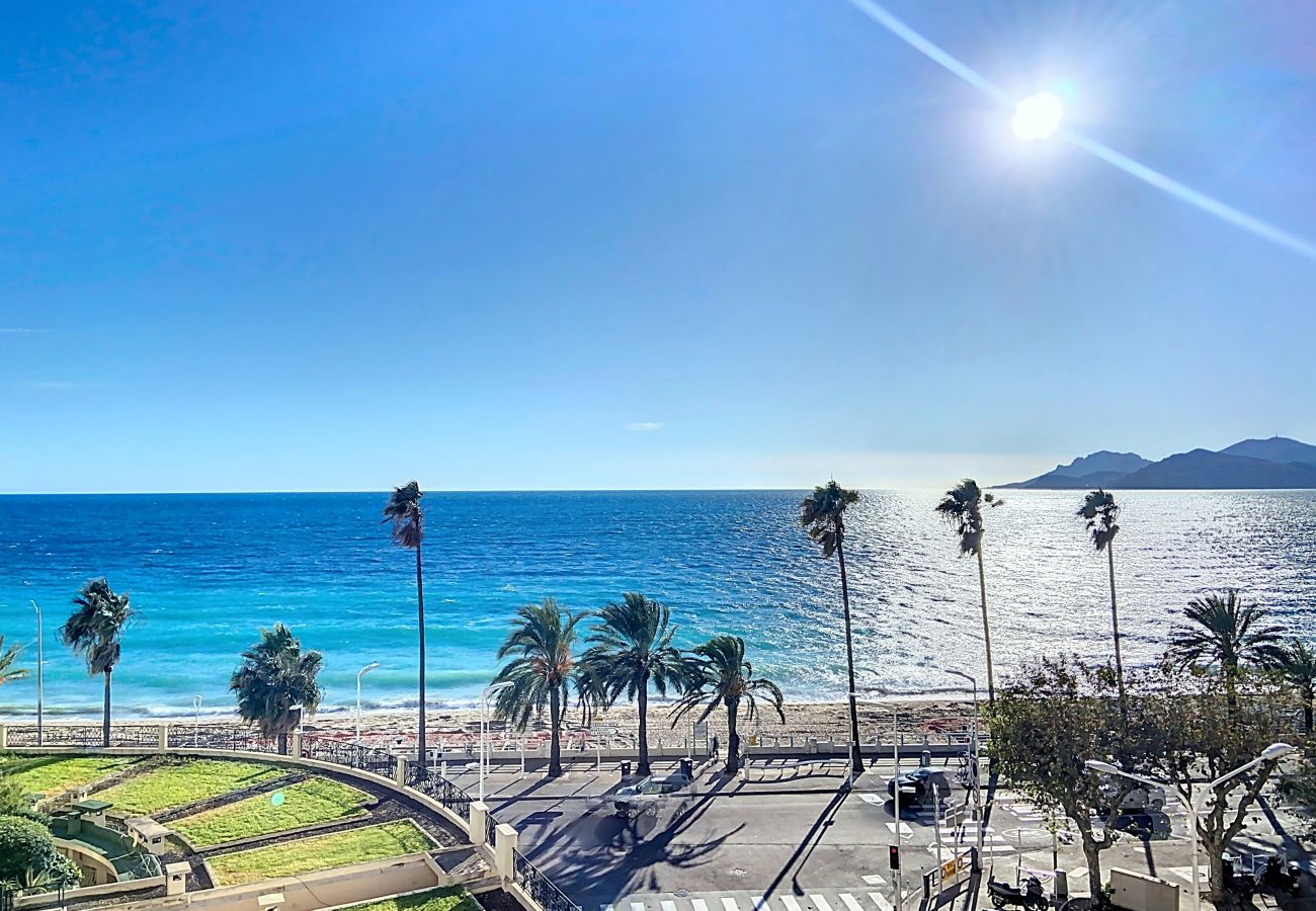Apartment in Cannes - Très jolie vue mer et emplacement idéal -  243L/RI