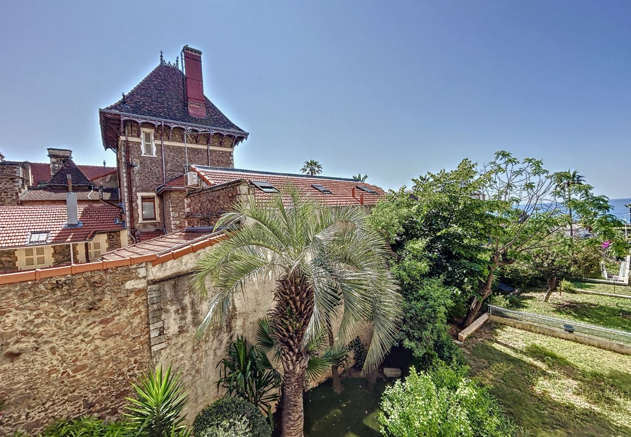 Apartment in Cannes - A 2 pas des plages du Midi, 261L/DEPER