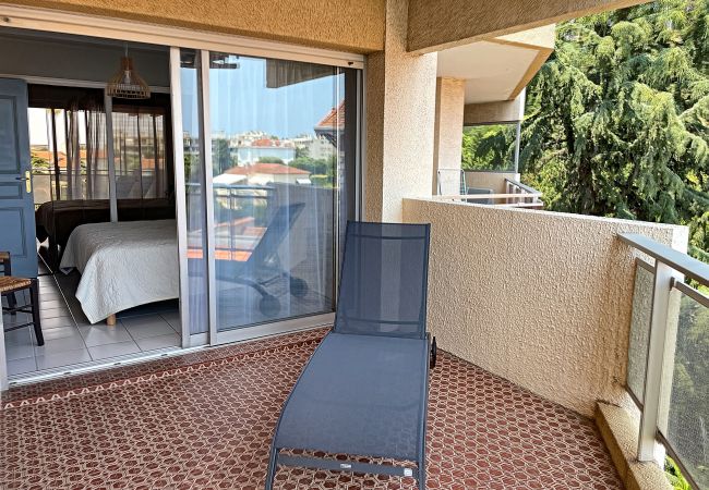 Apartment in Cannes - A 2 pas des plages du Midi, 300L/BERN Apartment in Cannes - A 2 pas des plages du Midi, 300L/BERN