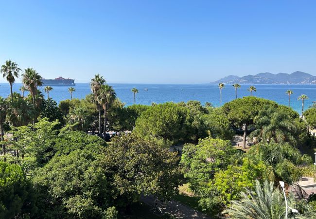 Apartment in Cannes - Superbe 3/4 pièces vue mer 320L/DEL