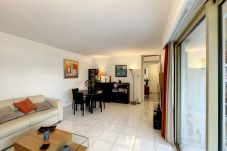 Apartment in Cannes - Superbe appartment plage du Midi  - 325L/TUCM