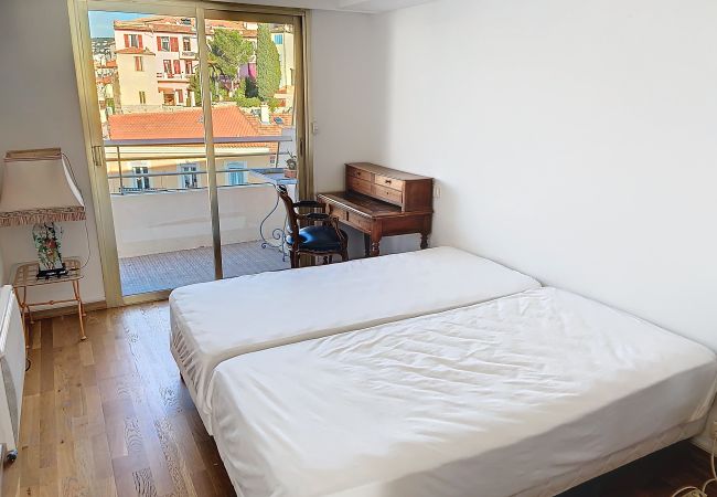 Apartment in Cannes - Situation et vue exceptionnelles 338L/ROLL Apartment in Cannes - Situation et vue exceptionnelles 338L/ROLL