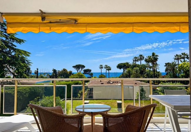 Apartment in Cannes - Superbes prestations terrasse piscine mer  350L /C