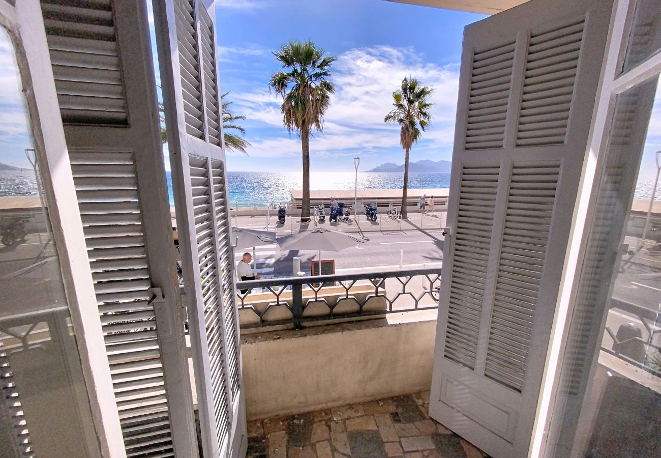 Apartment in Cannes - Emplacement & vue exceptionnels -353L/ERI Apartment in Cannes - Emplacement & vue exceptionnels -353L/ERI