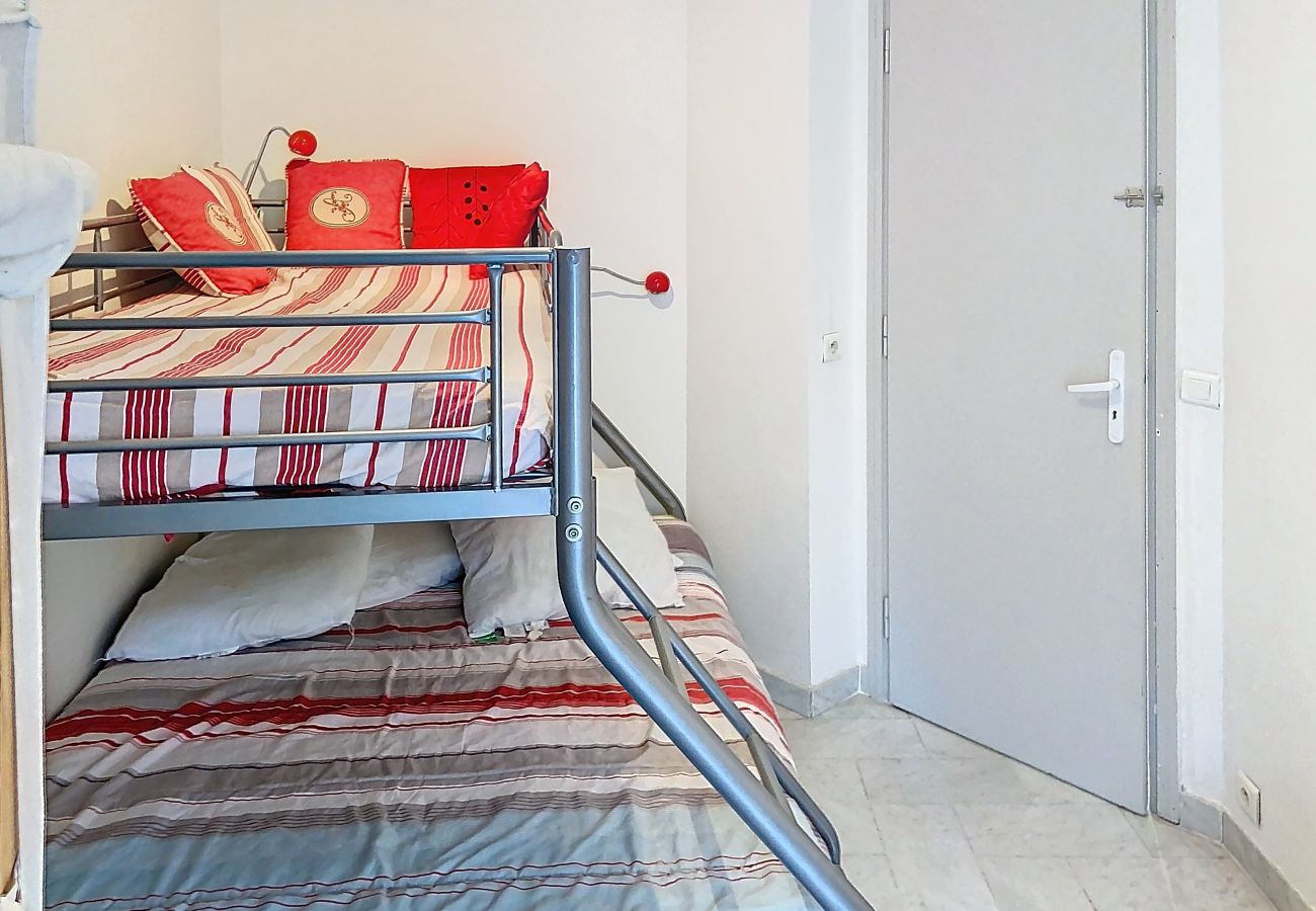 Appartement à Cannes - Bel appartement à 2 pas des plages 151L/DEBL Appartement à Cannes - Bel appartement à 2 pas des plages 151L/DEBL