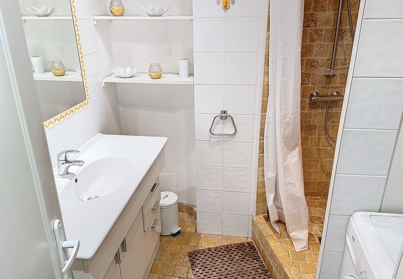 Appartement à Cannes - Bel appartement à 2 pas des plages 151L/DEBL Appartement à Cannes - Bel appartement à 2 pas des plages 151L/DEBL