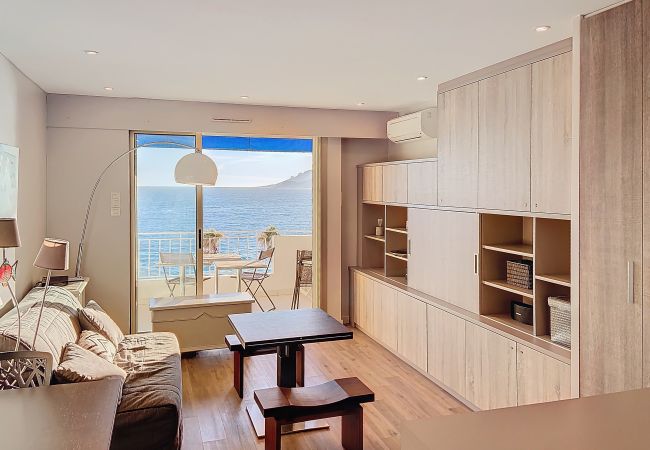 Appartement à Cannes - Emplacement & vue exceptionnels -120L/RO Appartement à Cannes - Emplacement & vue exceptionnels -120L/RO