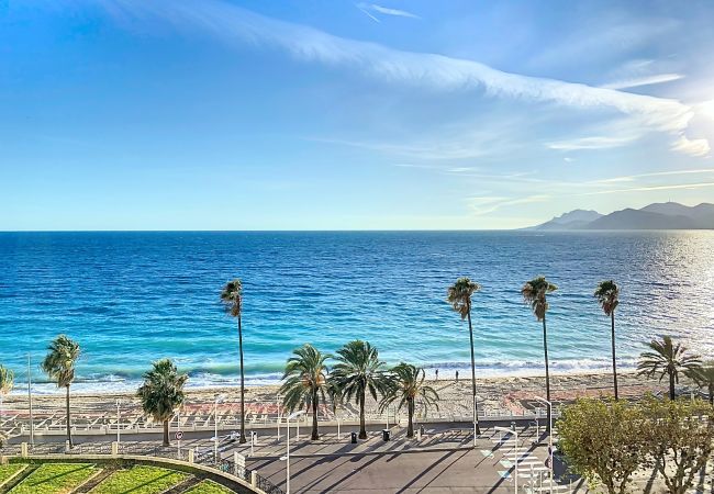 Appartement à Cannes - Emplacement & vue exceptionnels -120L/RO