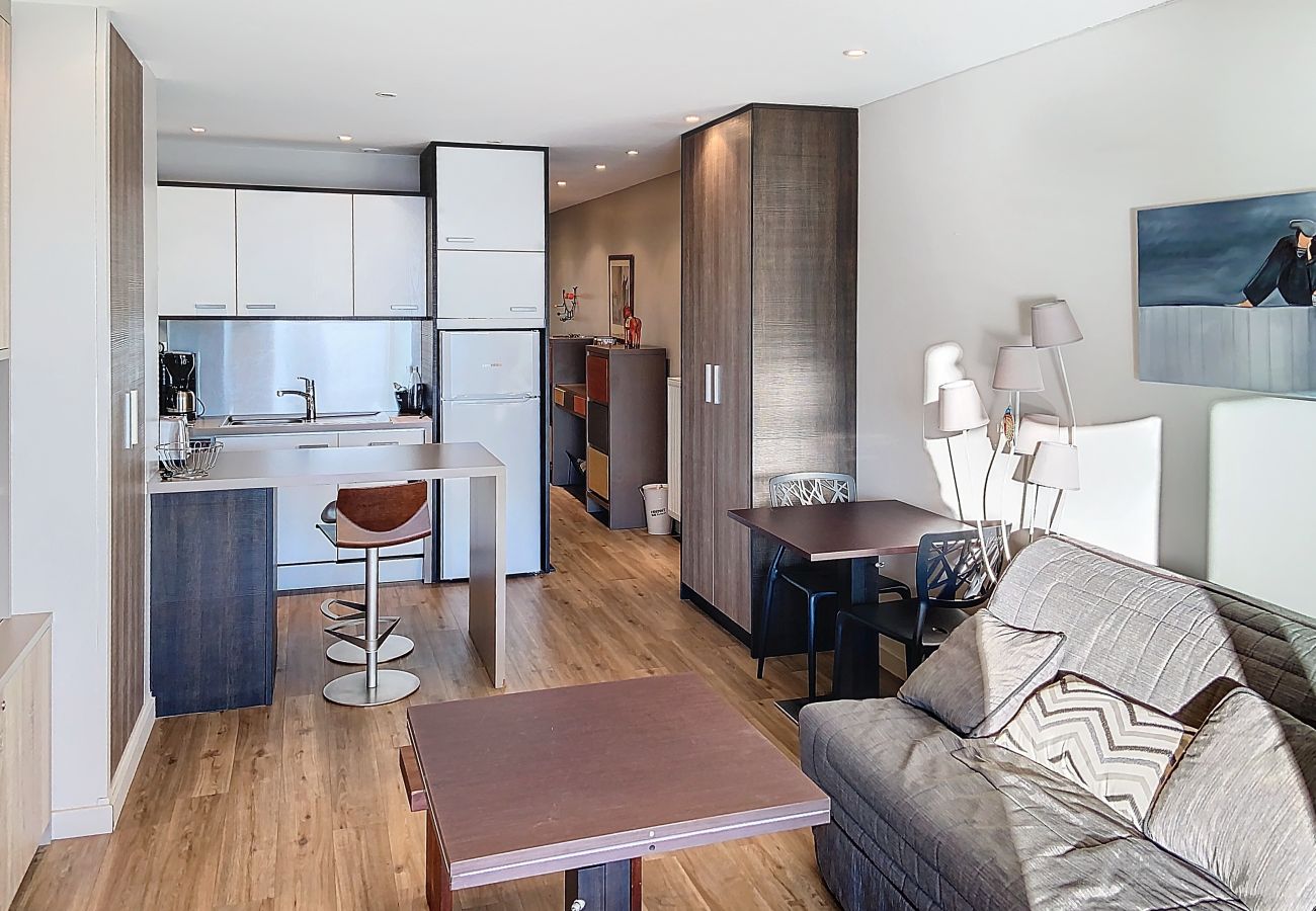 Appartement à Cannes - Emplacement & vue exceptionnels -120L/RO Appartement à Cannes - Emplacement & vue exceptionnels -120L/RO