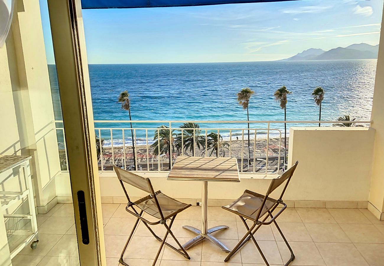 Appartement à Cannes - Emplacement & vue exceptionnels -120L/RO Appartement à Cannes - Emplacement & vue exceptionnels -120L/RO