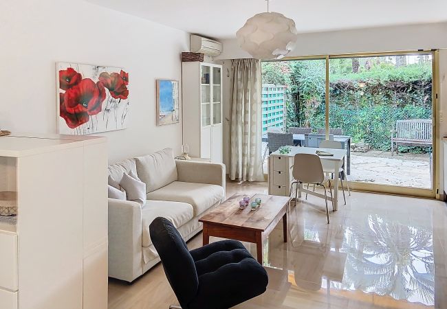 Studio à Cannes - A 2 pas des plages, piscine 183L/STENJ Studio à Cannes - A 2 pas des plages, piscine 183L/STENJ