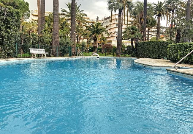 Studio à Cannes - A 2 pas des plages, piscine 183L/STENJ Studio à Cannes - A 2 pas des plages, piscine 183L/STENJ