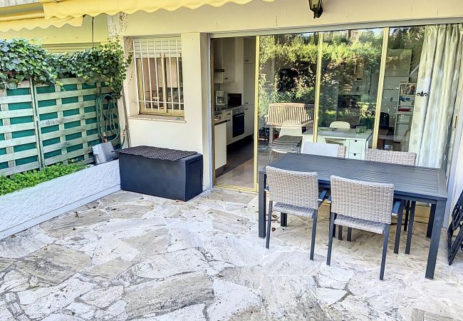 Studio à Cannes - A 2 pas des plages, piscine 183L/STENJ Studio à Cannes - A 2 pas des plages, piscine 183L/STENJ