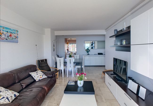 Appartement à Cannes - Belle terrasse vue mer , proche plages 223L/FOV Appartement à Cannes - Belle terrasse vue mer , proche plages 223L/FOV