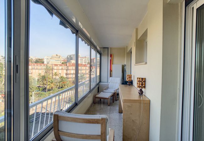 Appartement à Cannes - Belle terrasse vue mer , proche plages 223L/FOV Appartement à Cannes - Belle terrasse vue mer , proche plages 223L/FOV