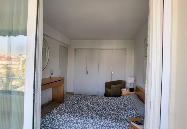 Appartement à Cannes - Belle terrasse vue mer , proche plages 223L/FOV Appartement à Cannes - Belle terrasse vue mer , proche plages 223L/FOV