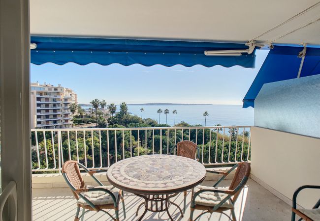 Appartement à Cannes - Belle terrasse vue mer , proche plages 223L/FOV Appartement à Cannes - Belle terrasse vue mer , proche plages 223L/FOV