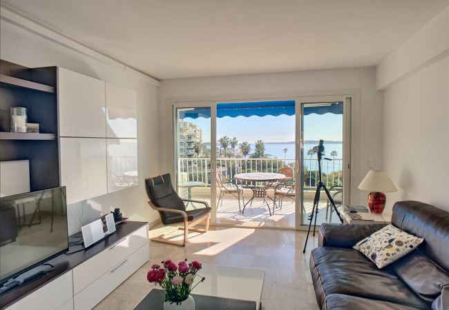 Appartement à Cannes - Belle terrasse vue mer , proche plages 223L/FOV Appartement à Cannes - Belle terrasse vue mer , proche plages 223L/FOV