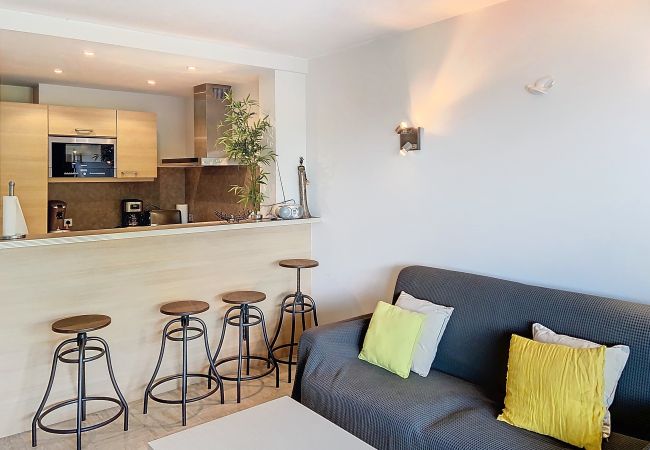 Appartement à Cannes - Emplacement idéal, terrasse vue mer 227L/LHOT Appartement à Cannes - Emplacement idéal, terrasse vue mer 227L/LHOT