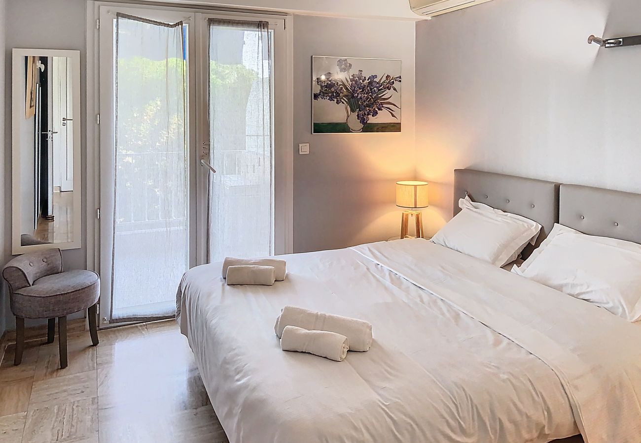 Appartement à Cannes - Emplacement idéal, terrasse vue mer 227L/LHOT Appartement à Cannes - Emplacement idéal, terrasse vue mer 227L/LHOT