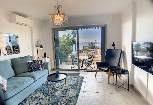 Appartement à Cannes - Front de mer, terrasse vue mer  231L/STEN Appartement à Cannes - Front de mer, terrasse vue mer  231L/STEN