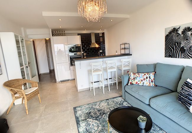 Appartement à Cannes - Front de mer, terrasse vue mer  231L/STEN Appartement à Cannes - Front de mer, terrasse vue mer  231L/STEN