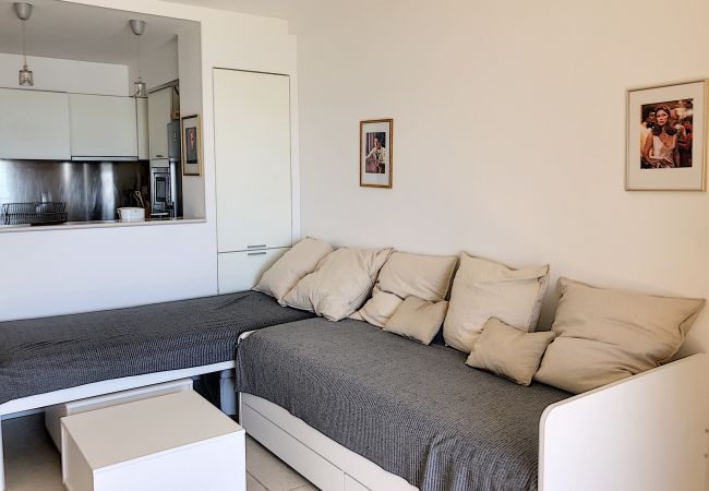 Appartement à Cannes - Très jolie vue mer et emplacement idéal -  243L/RI Appartement à Cannes - Très jolie vue mer et emplacement idéal -  243L/RI