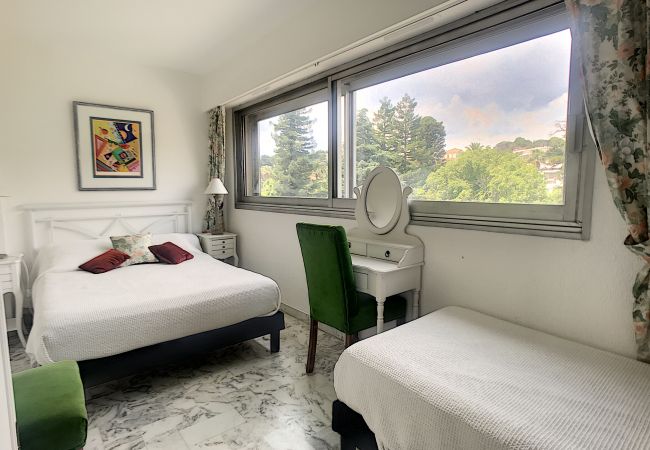 Appartement à Cannes - A 2 pas des plages du Midi, terrasse, 252L/BOU Appartement à Cannes - A 2 pas des plages du Midi, terrasse, 252L/BOU