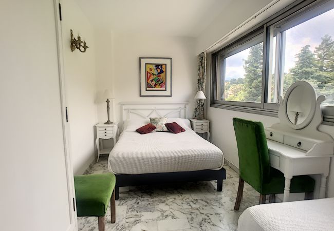 Appartement à Cannes - A 2 pas des plages du Midi, terrasse, 252L/BOU Appartement à Cannes - A 2 pas des plages du Midi, terrasse, 252L/BOU