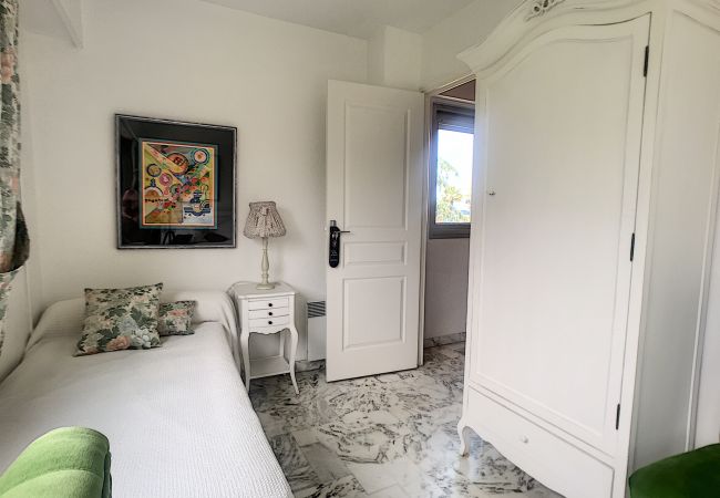 Appartement à Cannes - A 2 pas des plages du Midi, terrasse, 252L/BOU Appartement à Cannes - A 2 pas des plages du Midi, terrasse, 252L/BOU