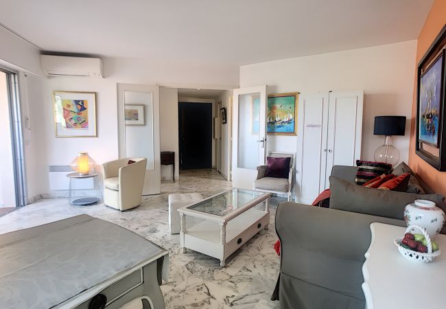 Appartement à Cannes - A 2 pas des plages du Midi, terrasse, 252L/BOU Appartement à Cannes - A 2 pas des plages du Midi, terrasse, 252L/BOU
