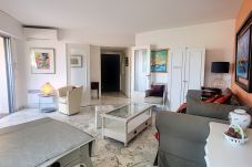 Appartement à Cannes - A 2 pas des plages du Midi, terrasse, 252L/BOU