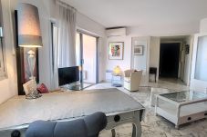 Appartement à Cannes - A 2 pas des plages du Midi, terrasse, 252L/BOU