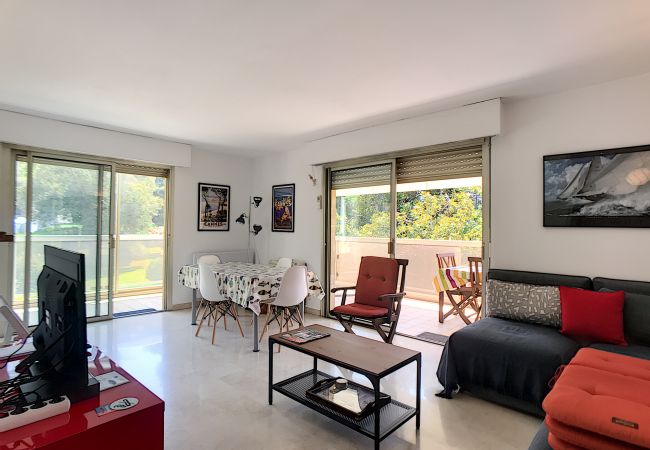 Appartement à Cannes - Grande terrasse, bord de mer, piscine 253L/BAUD Appartement à Cannes - Grande terrasse, bord de mer, piscine 253L/BAUD