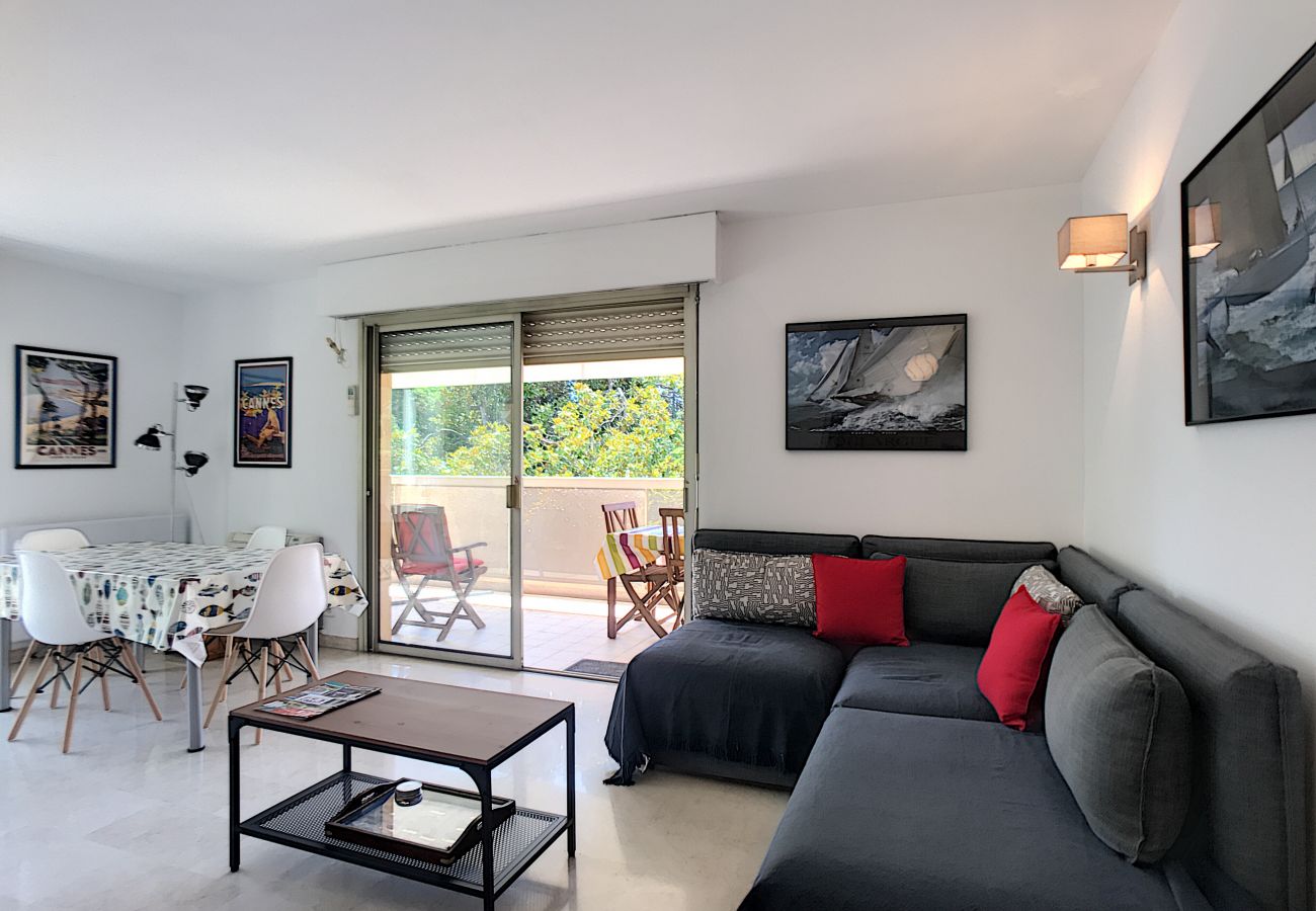Appartement à Cannes - Grande terrasse, bord de mer, piscine 253L/BAUD Appartement à Cannes - Grande terrasse, bord de mer, piscine 253L/BAUD