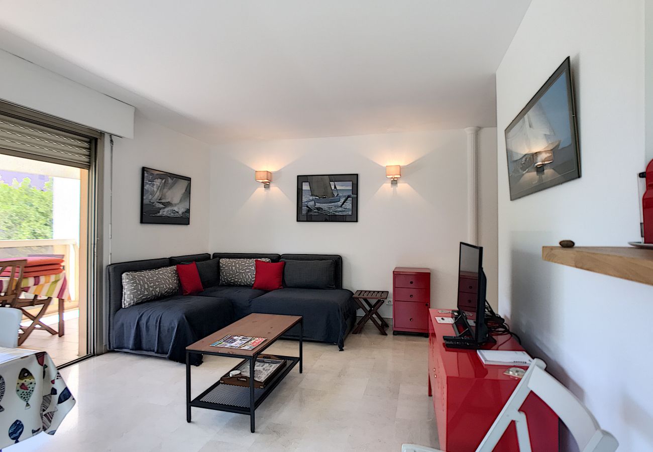 Appartement à Cannes - Grande terrasse, bord de mer, piscine 253L/BAUD Appartement à Cannes - Grande terrasse, bord de mer, piscine 253L/BAUD