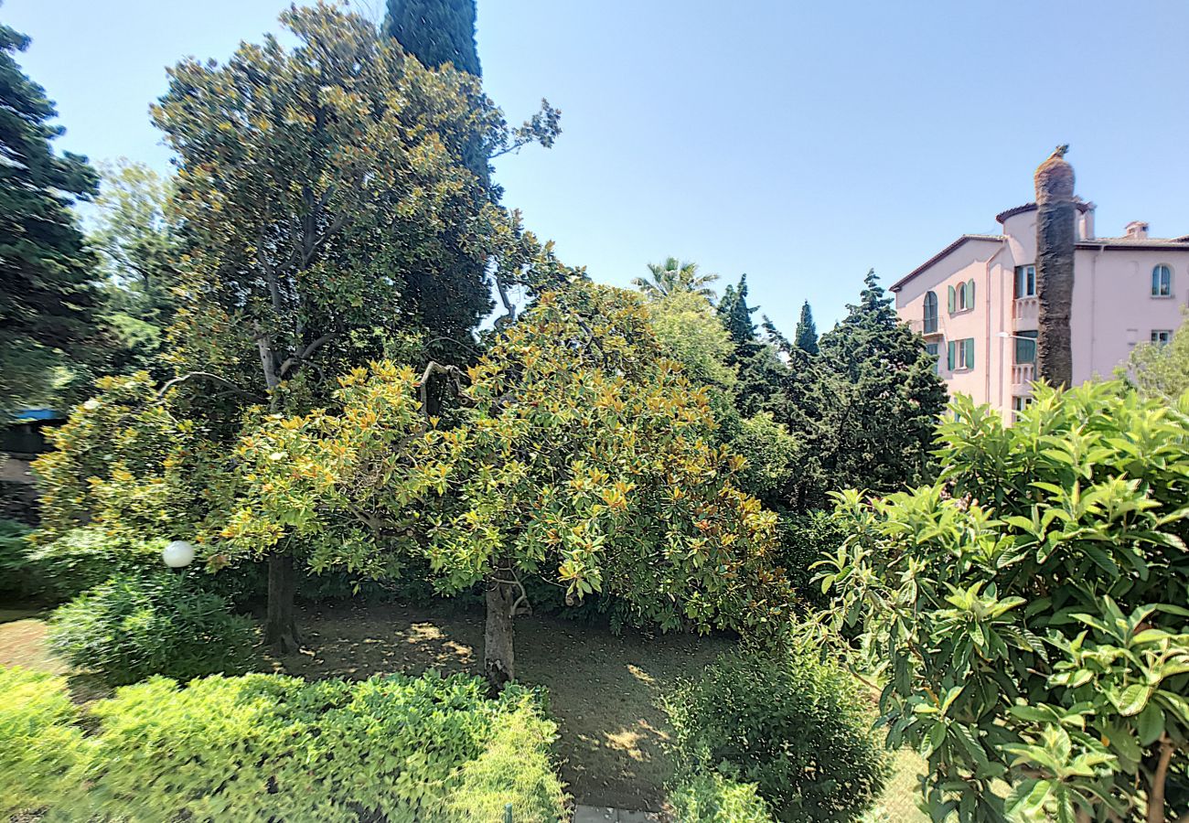 Appartement à Cannes - Grande terrasse, bord de mer, piscine 253L/BAUD Appartement à Cannes - Grande terrasse, bord de mer, piscine 253L/BAUD