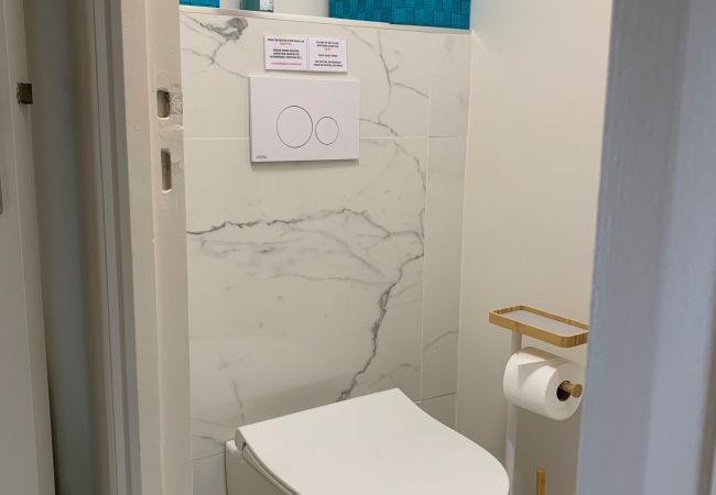 Appartement à Cannes - A 2 pas des plages du Midi, 261L/DEPER Appartement à Cannes - A 2 pas des plages du Midi, 261L/DEPER