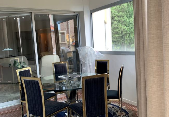 Appartement à Cannes - A 2 pas des plages du Midi, 261L/DEPER Appartement à Cannes - A 2 pas des plages du Midi, 261L/DEPER