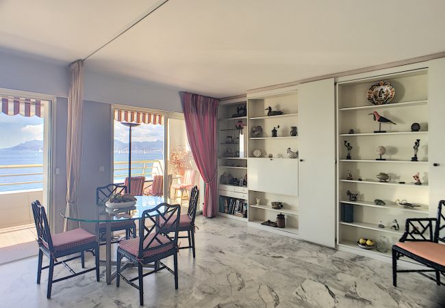 Appartement à Cannes - Situation & vue exceptionnelles, 134L/FACQ Appartement à Cannes - Situation & vue exceptionnelles, 134L/FACQ