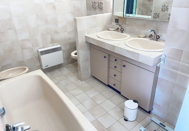 Appartement à Cannes - Situation & vue exceptionnelles, 134L/FACQ Appartement à Cannes - Situation & vue exceptionnelles, 134L/FACQ