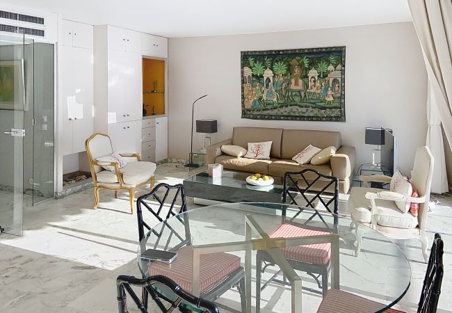 Appartement à Cannes - Situation & vue exceptionnelles, 134L/FACQ Appartement à Cannes - Situation & vue exceptionnelles, 134L/FACQ