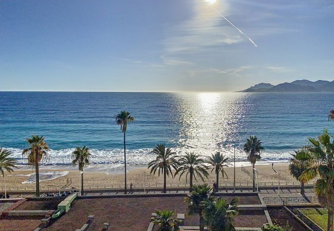 Appartement à Cannes - Situation & vue exceptionnelles, 134L/FACQ Appartement à Cannes - Situation & vue exceptionnelles, 134L/FACQ