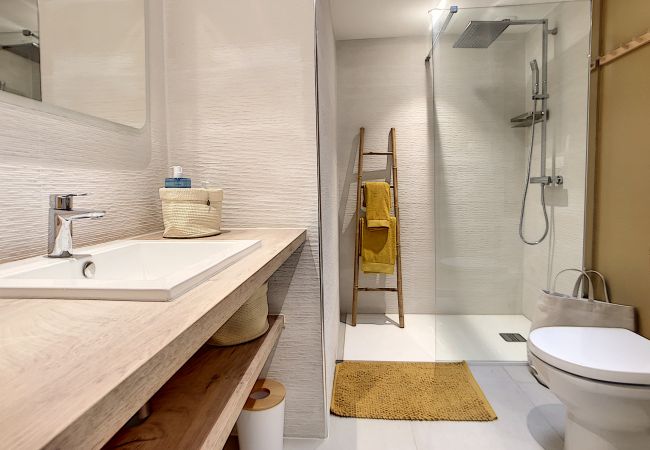 Appartement à Cannes - Superbe 3 pièces RDJ à deux pas des plages 295L Appartement à Cannes - Superbe 3 pièces RDJ à deux pas des plages 295L