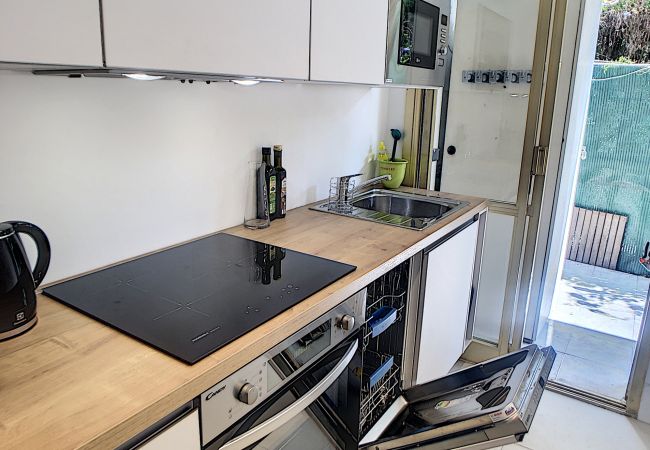 Appartement à Cannes - Superbe 3 pièces RDJ à deux pas des plages 295L Appartement à Cannes - Superbe 3 pièces RDJ à deux pas des plages 295L