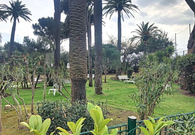 Appartement à Cannes - Superbe 3 pièces RDJ à deux pas des plages 295L Appartement à Cannes - Superbe 3 pièces RDJ à deux pas des plages 295L